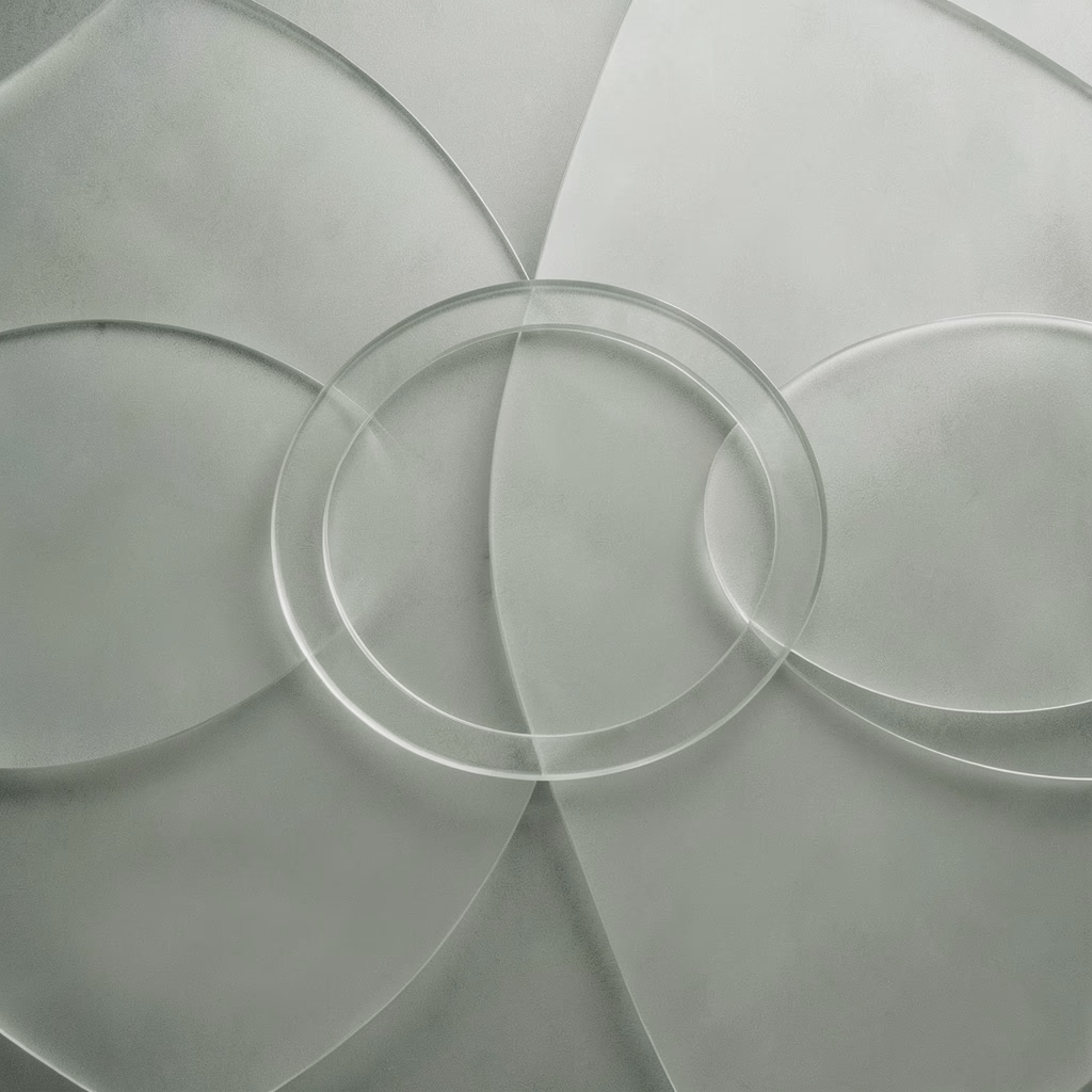 Symmetrical Overlapping Rings — overlapping rings in green, symmetrical arrangement
